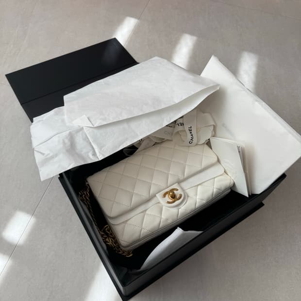 샤넬 클래식 시즌 플랩백 AS3609
