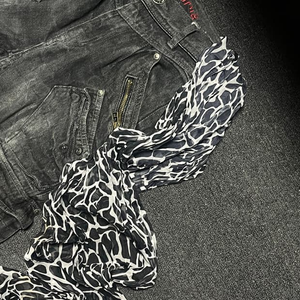 Punk Leopard silky scarf