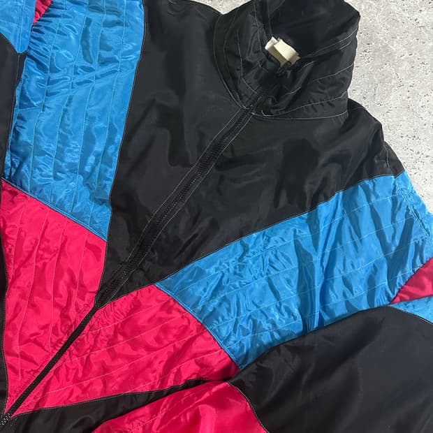 멀티 컬러 블로킹 쉐브론 퀼팅 2WAY 바람막이