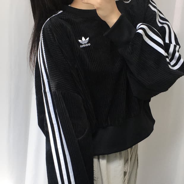 Adidas 아디다스 블랙 코듀로이 크롭 맨투맨 