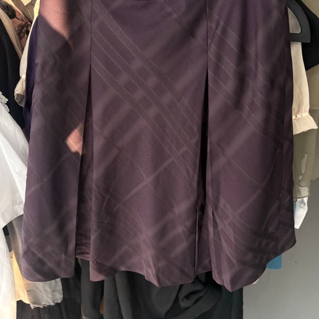 버버리 미디스커트