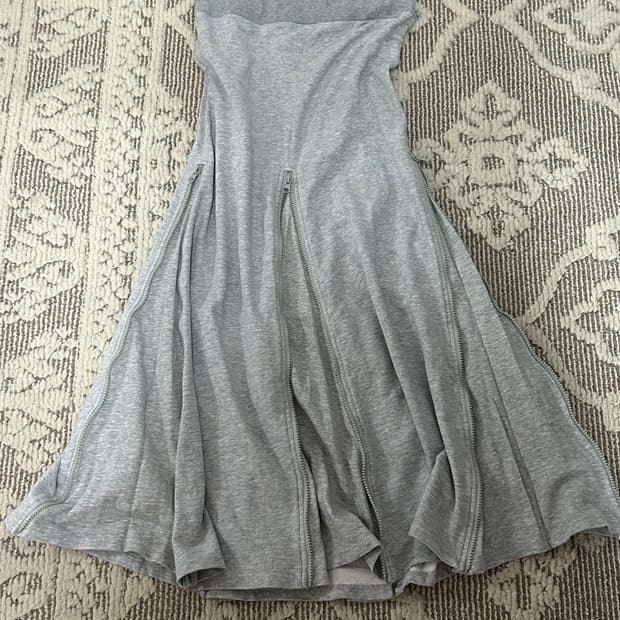 Garnet 고아깔 지퍼 롱스커트