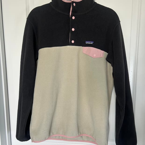 10s 파타고니아 신칠라 스냅-T 블랙/그레이/핑크