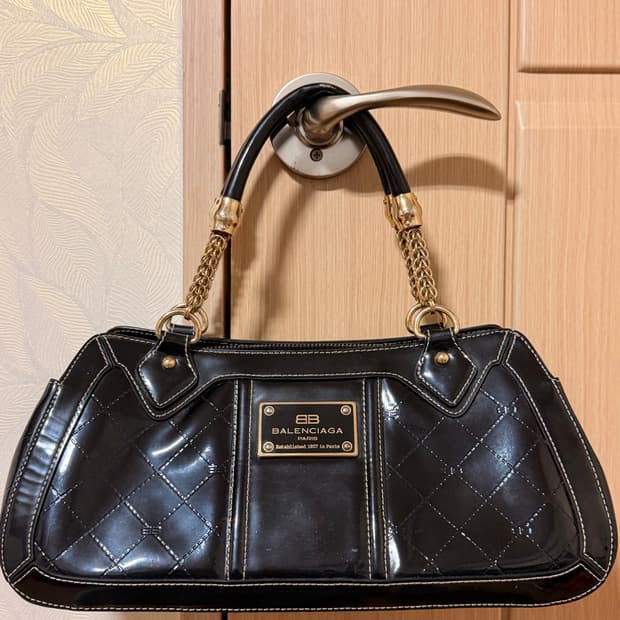 발렌시아가 숄더백