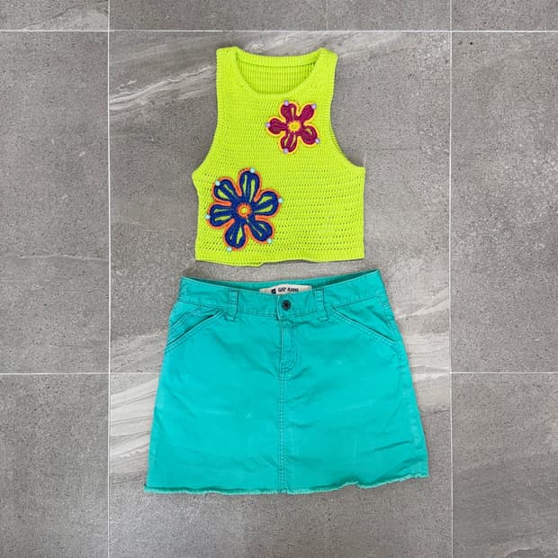 Lime knit flower crop sleevless