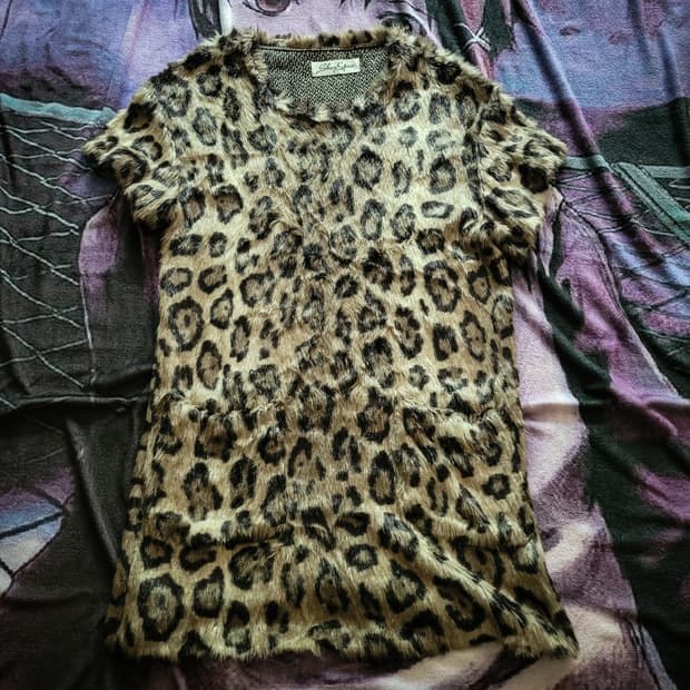 Share spirit fur top