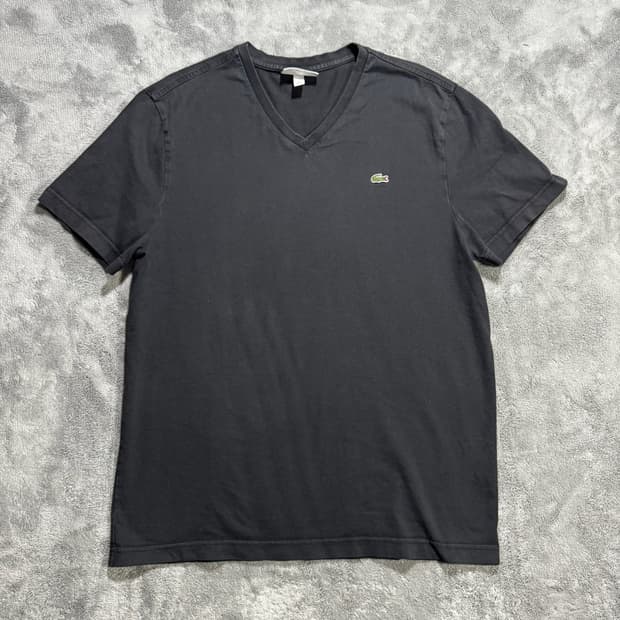 라코스테 V넥 반팔 티셔츠 블랙