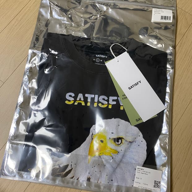 새티스파이 모스테크 이글 티셔츠 에이지드 블랙 