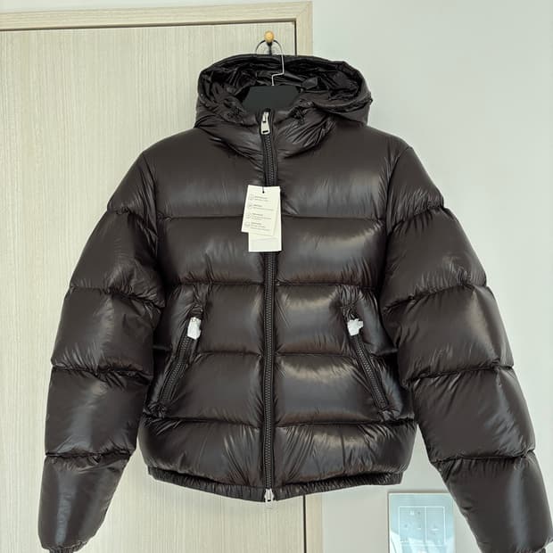 새상품) S 자라 브라운 몽클맛 몽클레어 유광 패딩