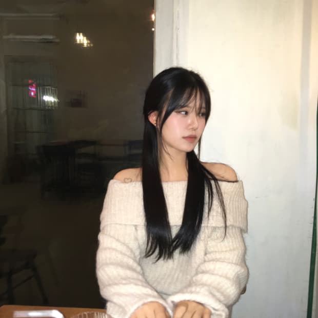 아워캐비닛 그랩 울 오프숄더 니트