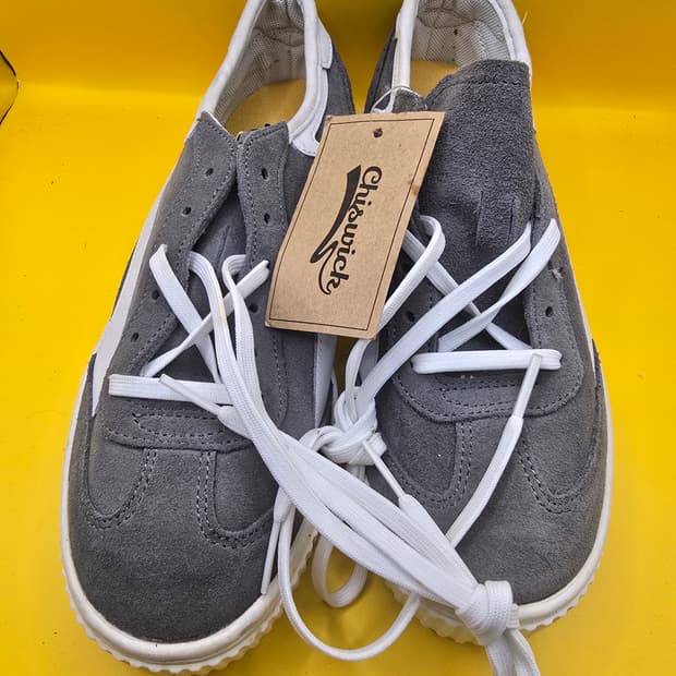 치스윅 스니커즈 250