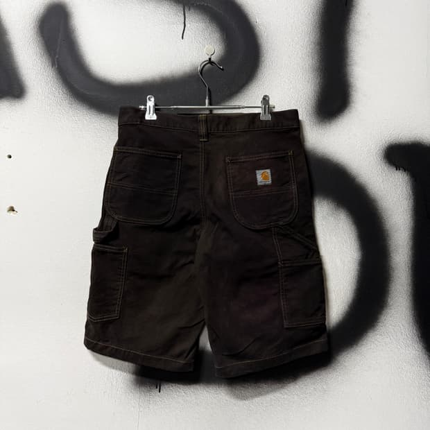 칼하트 릴렉스 핏 원 포인트 카펜터 디테일 와이드 쇼츠 팬츠 브라운