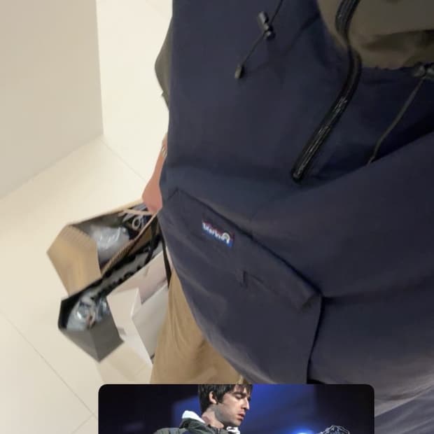 노엘갤러거 팬필드 바람막이 팝니다