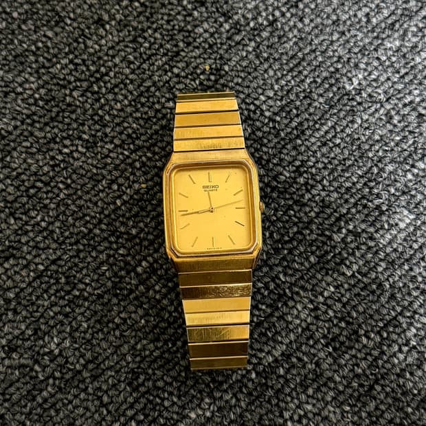80s 세이코(Seiko) 골드 탱크 케이스 빈티지 쿼츠 메탈 시계