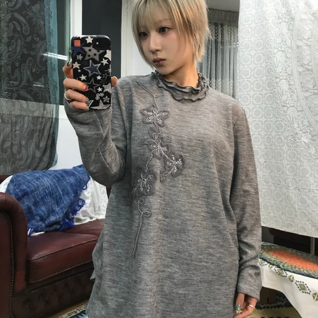 빈티지 플라워자수 프릴 긴팔티 