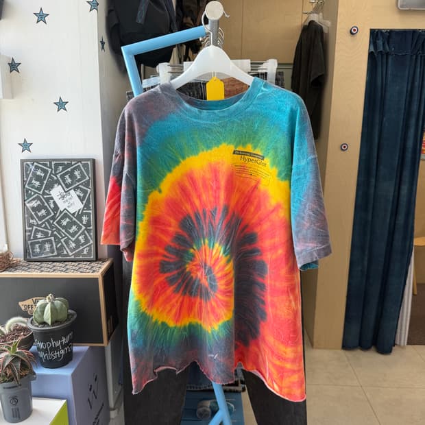 Tie dye cutting Tee