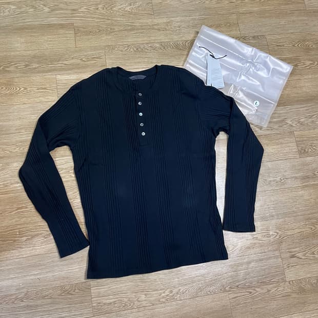 3) 르마드 헨리넥 슬리브 긴팔 니트 블랙