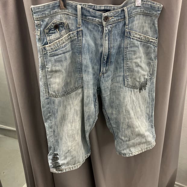 알뉴볼드 데미지 연청 하프 데님팬츠