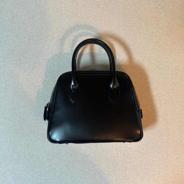 꼼데가르송 아오야마 백 라운드 2호