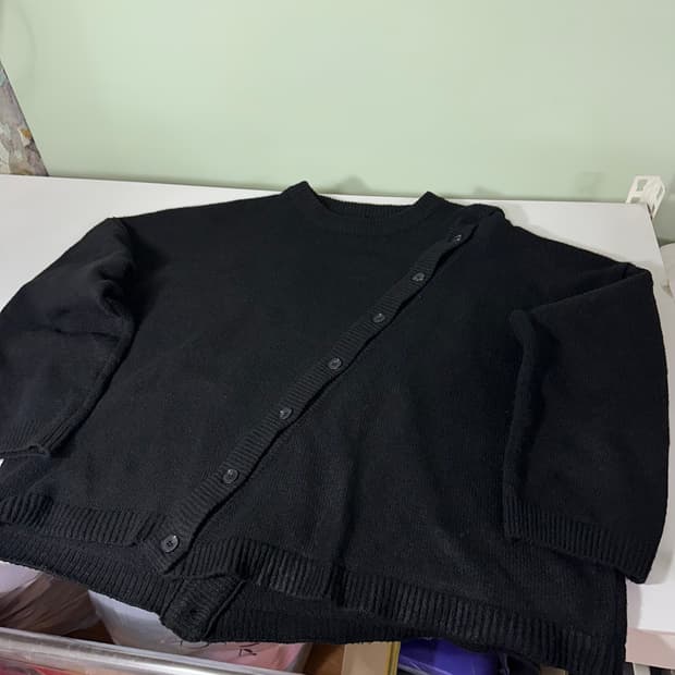 FREE VTG 블랙 사선버튼 라운드니트