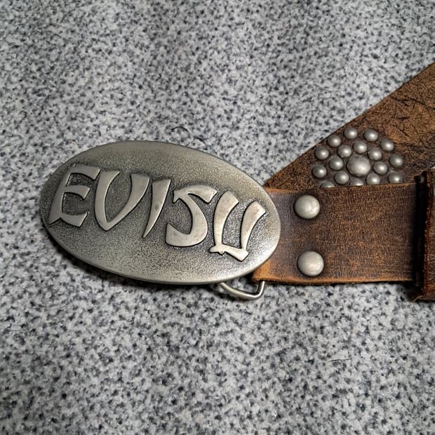 에비수(EVISU)의 빈티지 레더 빅 버클 벨트