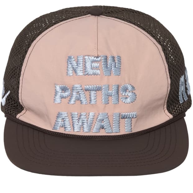 알렉스 조노 x 우즈 뉴 패스 어웨이트 트러커 햇 베이지