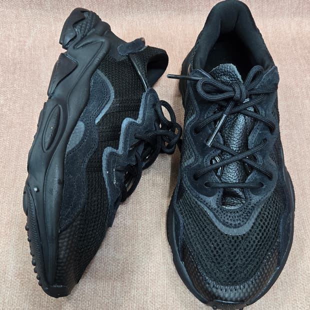 아디다스 일회착용 240mm- 오즈위고 - 트리플블랙