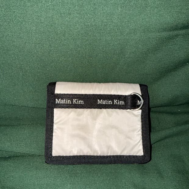 마뗑킴 글로시 캠프 지갑