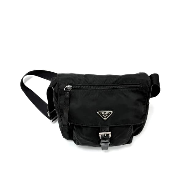 프라다 포코노 버클 메신저 숄더백