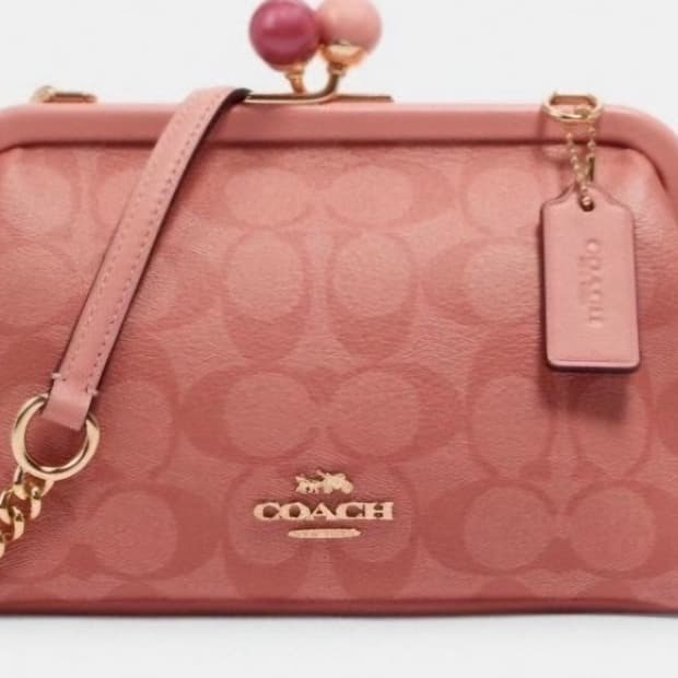 코치 키스락 클러치 크로스백 핑크