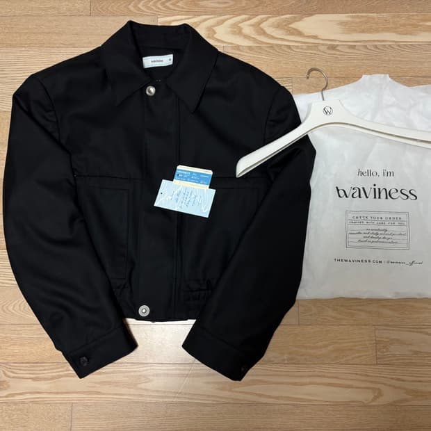 웨이비니스 울 크롭 트러커