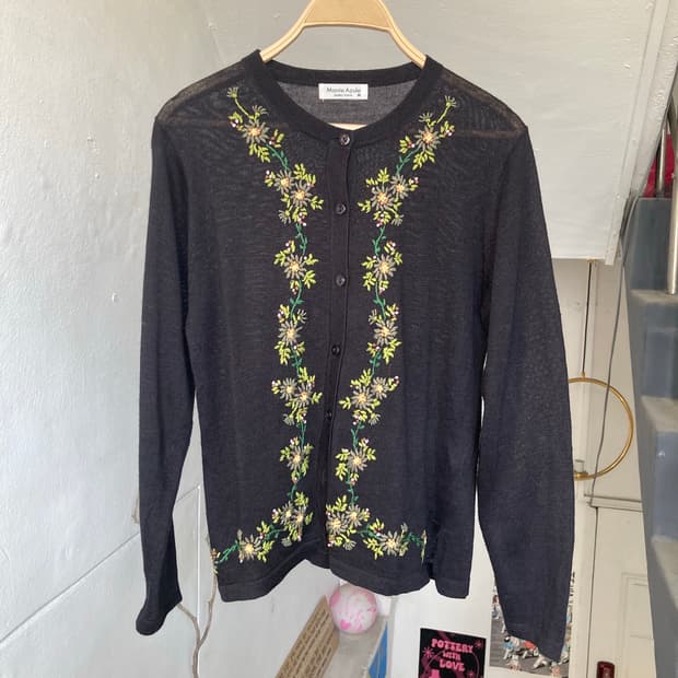 아크릴 마소재 플라워 가디건