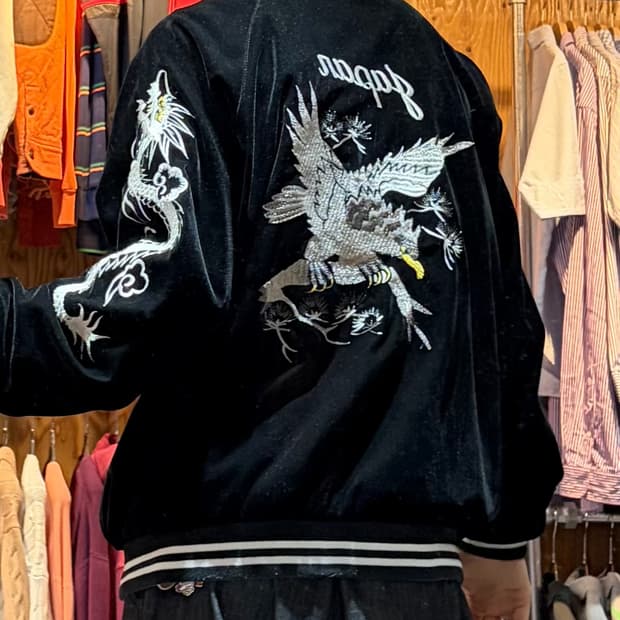 XXL Japan 자수 디테일 리버시블 벨벳 스카잔