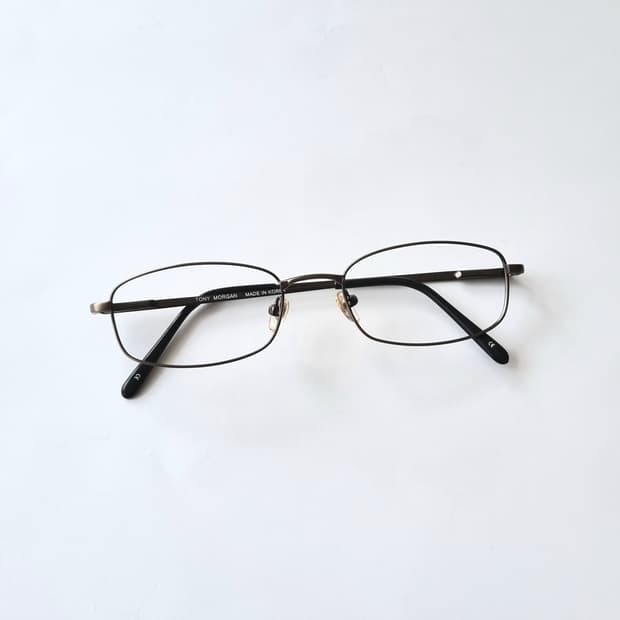 데드스탁 긱시크 지적인 무드메탈 프레임 안경테 1685