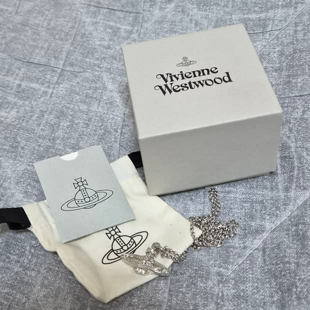 비비안 웨스트우드 미니 바스 릴리프 목걸이