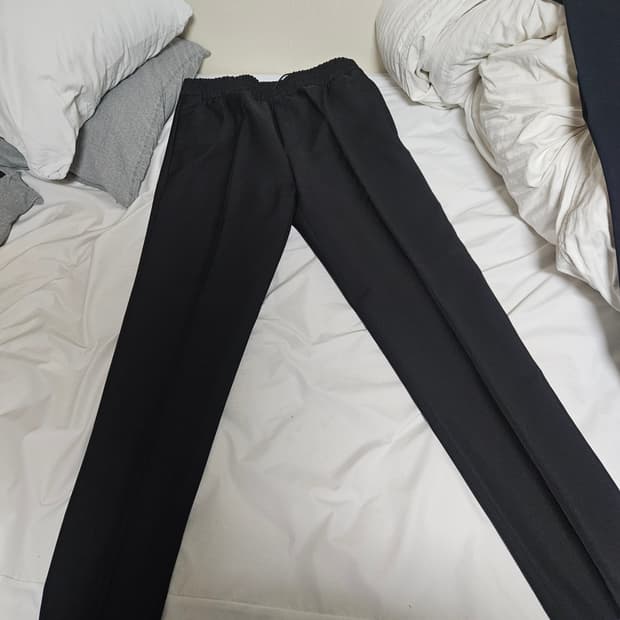 [EU48] 아크네 라이더 팬츠 블랙