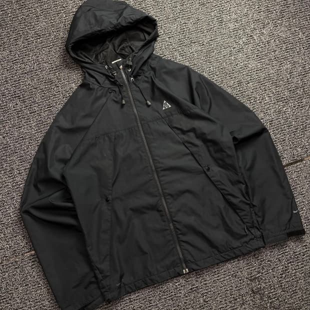나이키 ACG 블랙 올드스쿨 바람막이 자켓 3133