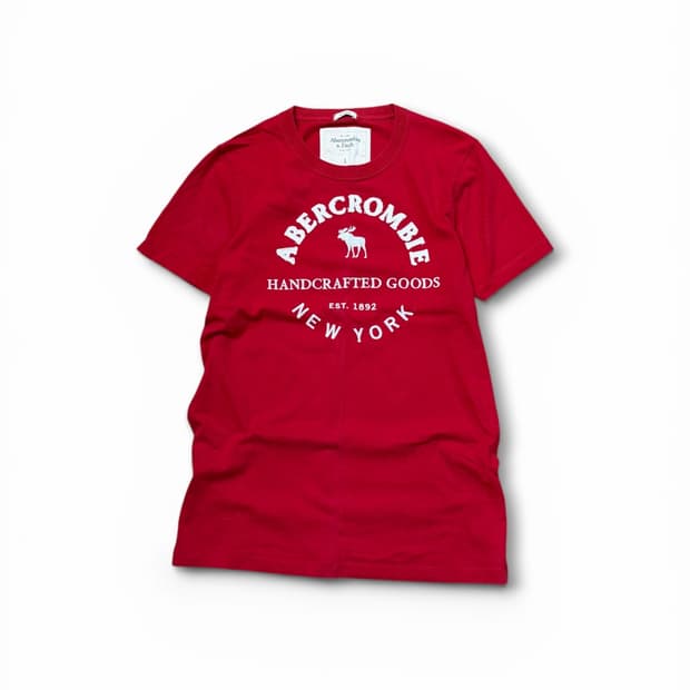 아베크롬비 앤 피치 패치드 레드 반팔 티셔츠