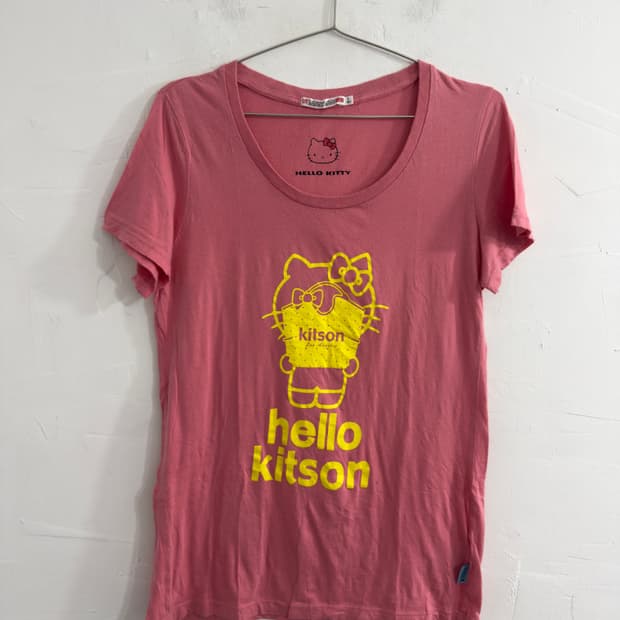 ut x hello kitty printing top