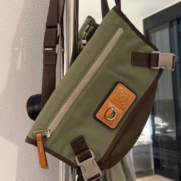 로에베 로고 미니 크로스백 미니백