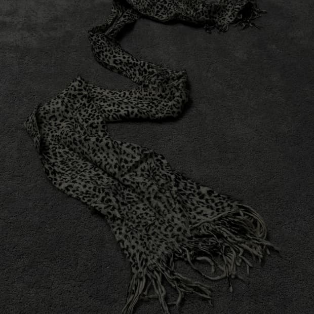 Vintage v-kei punk mood leopard scarf