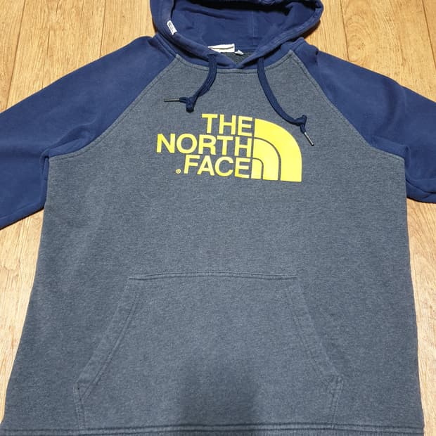 1063 노스페이스 후드티 105 사이즈입니다