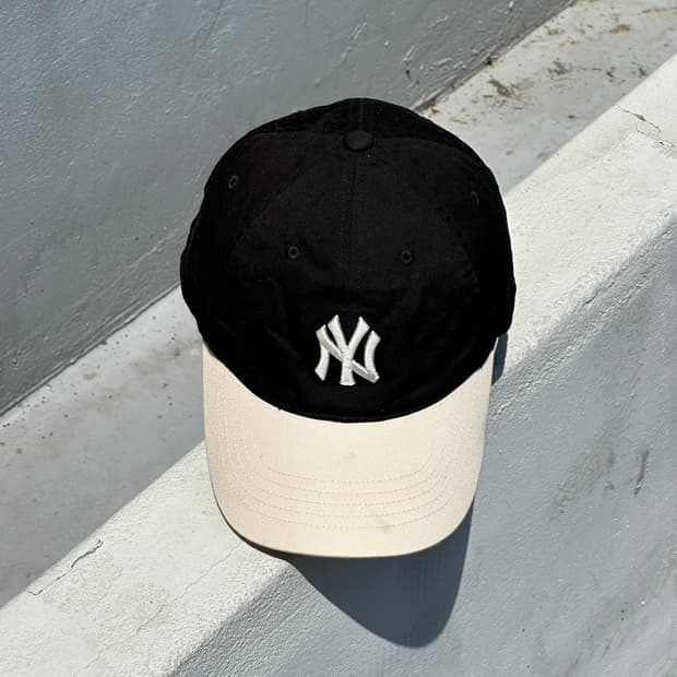[F] MLB 엠엘비 뉴욕양키스 블랙 아이보리 볼캡 모자