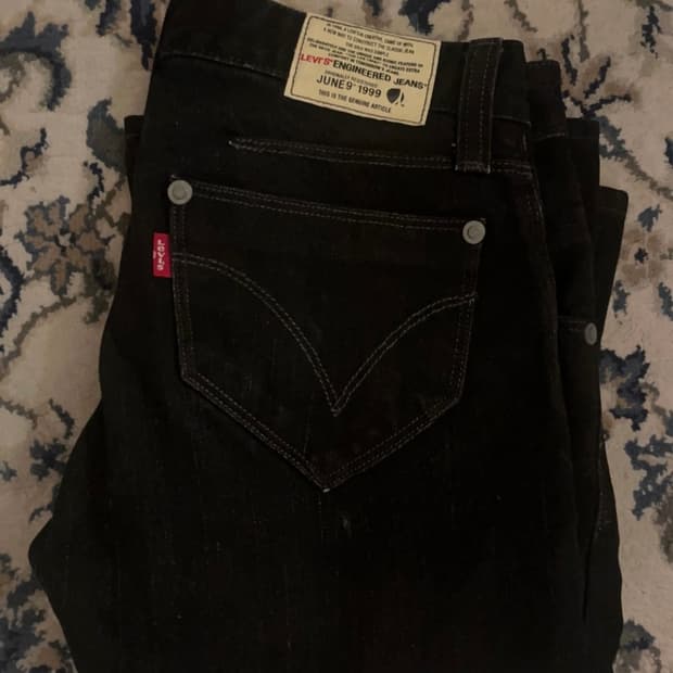 Levis 로우라이즈 엔지니어드 플레어진