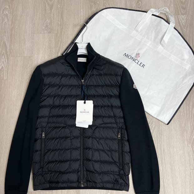 [블랙 L/새상품급] 몽클레어 김현우 니트패딩 트리곳 풀구성