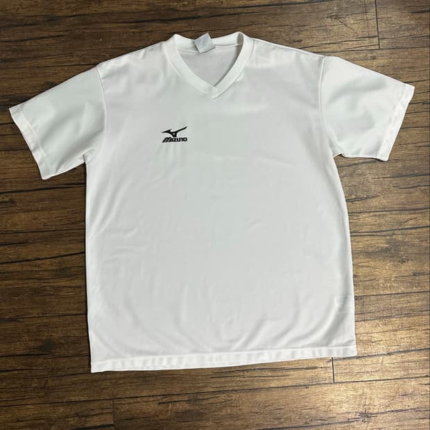 미즈노(Mizuno)의 기능성 V넥 반팔 티셔츠 L