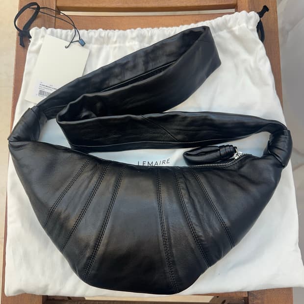 르메르크루아상백 블랙 스몰