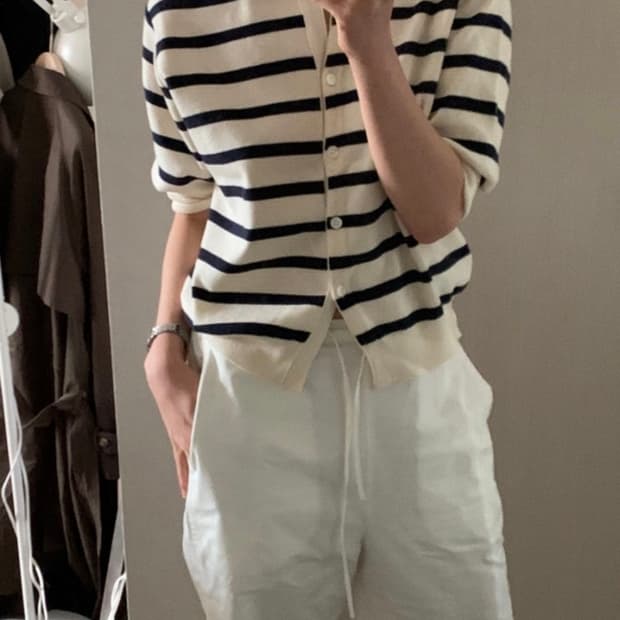 커넥팅더닷 스트라이프 가디건