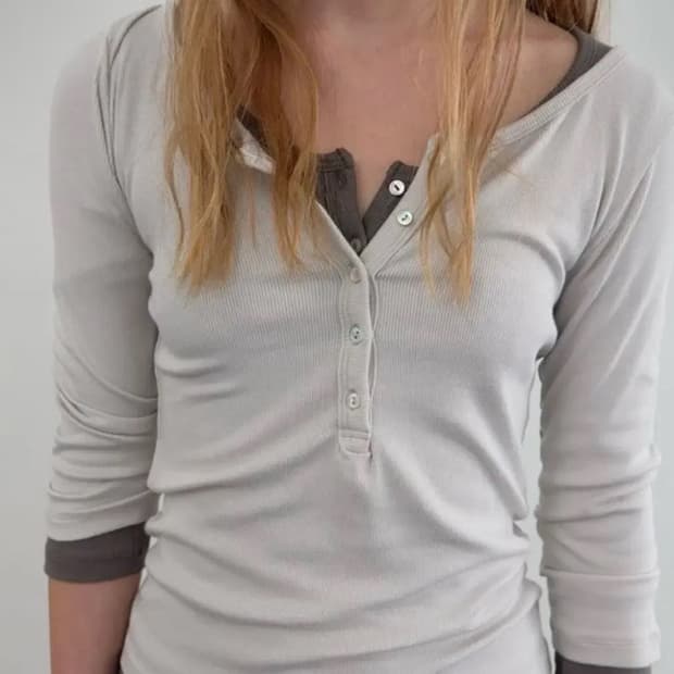 리포스 헨리넥 티셔츠 팝니다