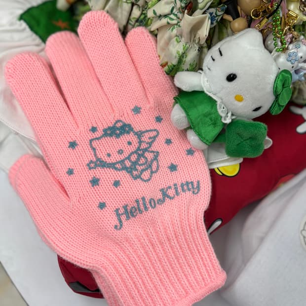 Deadstock Hello Kitty Gloves